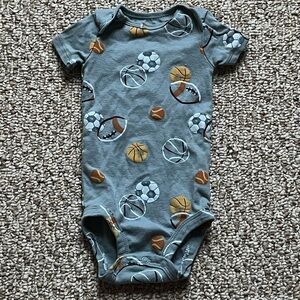 Carter’s sports onesie 9m